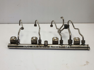 Vstřikovací lišta  7547599, N63B44A 7547599 BMW       pro benzínový motor