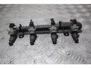 Vstřikovací lišta  0280151076, W0L0XCF08360665  Opel       pro benzínový motor