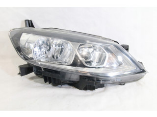 Přední světlo     Nissan   