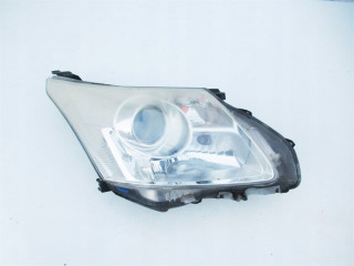 Lampa przednia правая toyota avensis t27 08-11  Правое 