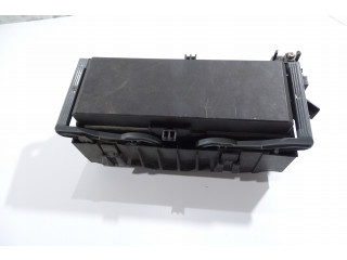 Fiat freemont 2.0d блок предохранителей  68143318AD        