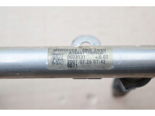 Vstřikovací lišta  1561530028, 1560701895  Mercedes-Benz       pro benzínový motor