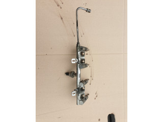Vstřikovací lišta  V756805180  Peugeot       pro benzínový motor