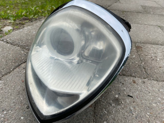 Lancia thesis lampa reflektor  правое   