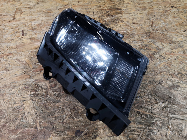 Lampa przednia правая chevrolet camaro 2014-2015 prawe 