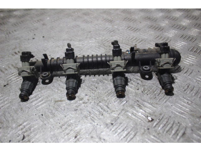 Vstřikovací lišta  0280151076, W0L0XCF08360665  Opel       pro benzínový motor