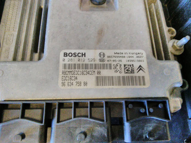 Peugeot 207 1.4hdi блок управления двигателем 9657699480      