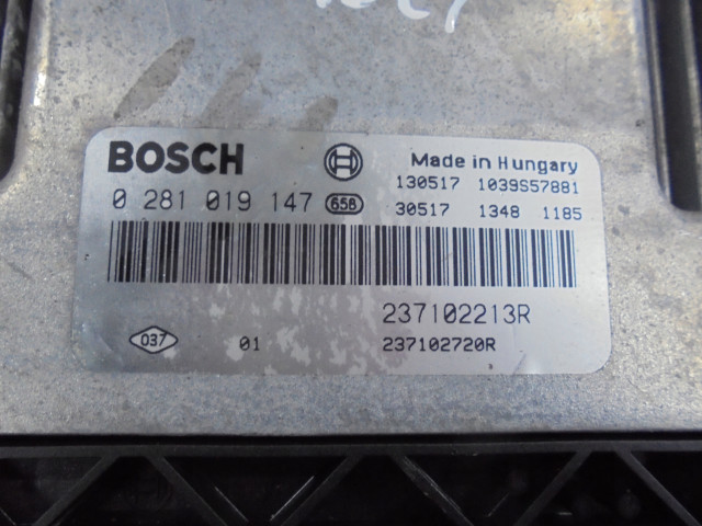 Renault megane iii блок управления 1,5dci  0281019147, 237102213R  Bosch 