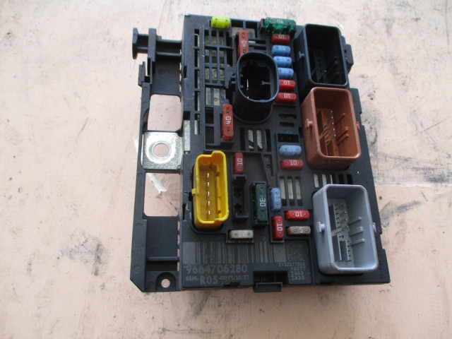 9661087080 - Peugeot citroen блок предохранителей модуль bsm r05 ...