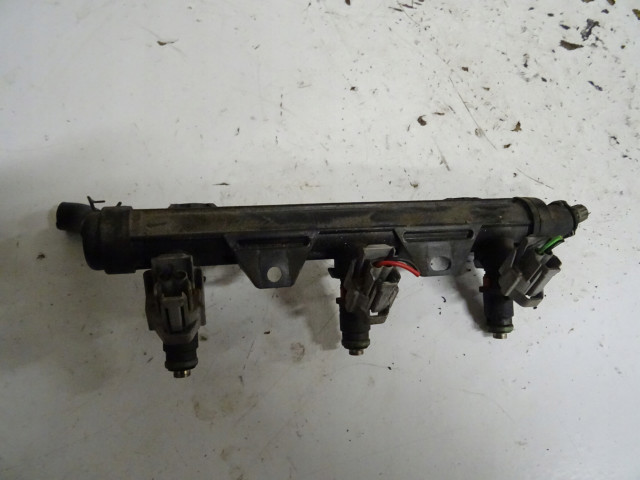 Vstřikovací lišta  03E133320A, -03E133320A  Skoda       pro benzínový motor