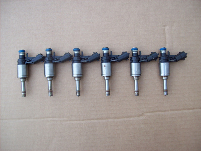 Vstřikovač  0261500182 0261500182, QUATTROPORTE Maserati       pro benzínový motor