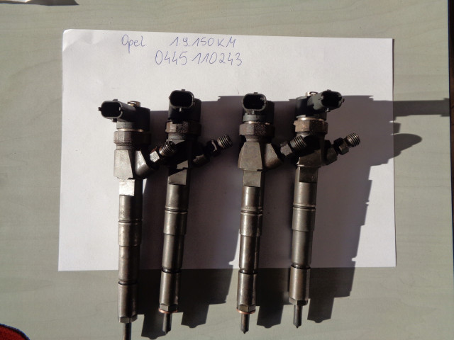 Vstřikovač  0445110243  Opel       Diesel