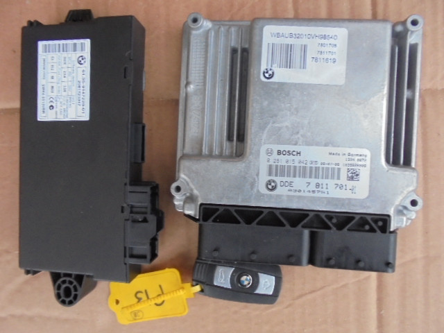 Блок управления двигателем bmw e81 e87 116d 118d e90 318d  7811701    