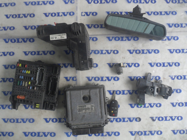 Комплект блоков управления 30729826 volvo s60 v70 2.4 d5 185      