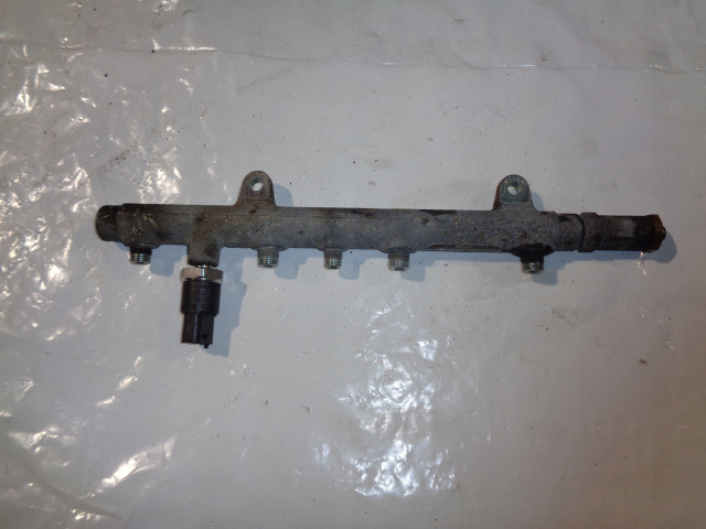 Vstřikovací lišta  0445214024  Volvo       Diesel