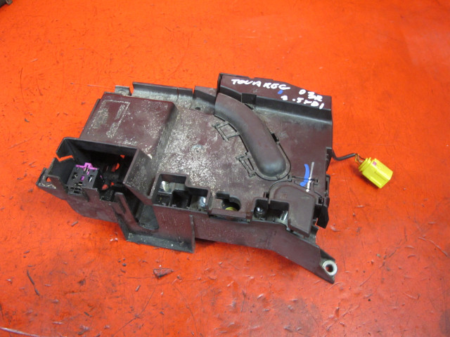 Pojistková skříňka VW  7LA 2.5     7L0937548, 7L0937555  Volkswagen   