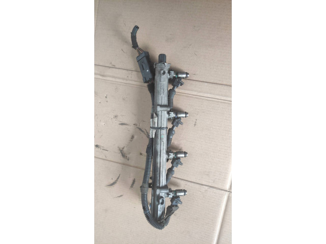 Топливная рампа форсунки fiat stilo 1.6 16v 103km  DX0077660A      