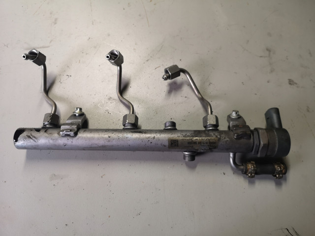 Vstřikovací lišta  6420702495 6420700495 Mercedes-Benz       Diesel