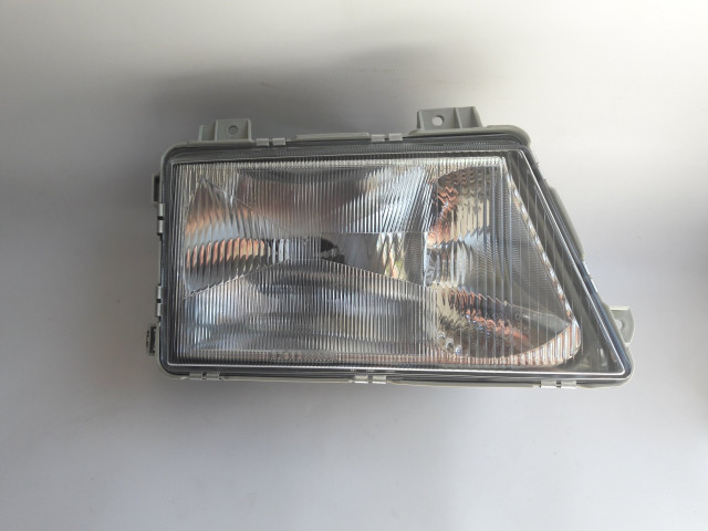 Lampa reflektor  mercedes sprinter правое 95-00  