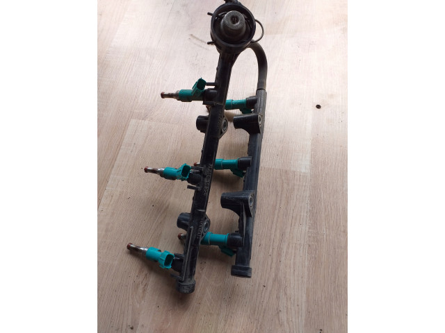 Vstřikovač  23250-0P010  Toyota       pro benzínový motor