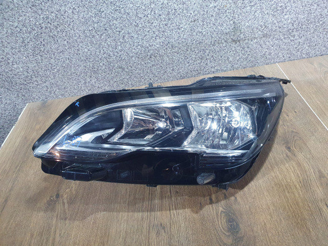 Peugeot 3008 2 5008 ii lampa левое  9810478180 Левый 