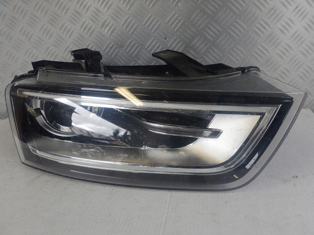 Audi q3 правая lampa  bi xenon 8u0941006 Правое 