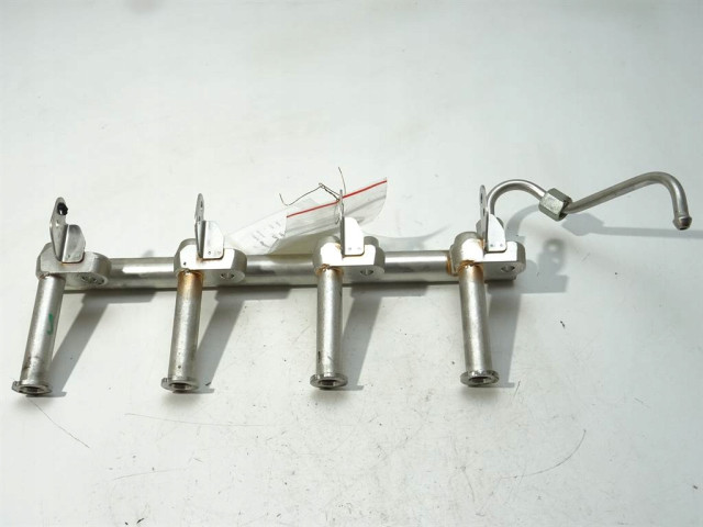 Vstřikovací lišta  31478555, B4204T38  Volvo       pro benzínový motor
