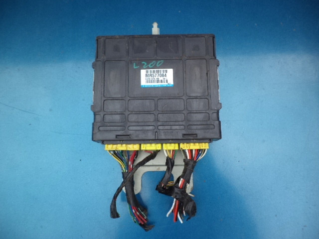 L200 01-06 2.5 td блок управления модуль управления jasło  MR577084 MR577084 Mitsubishi  