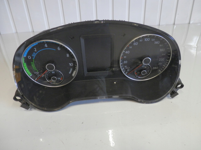 Přístrojová deska  Volkswagen     5C6920873B 5C6920873B