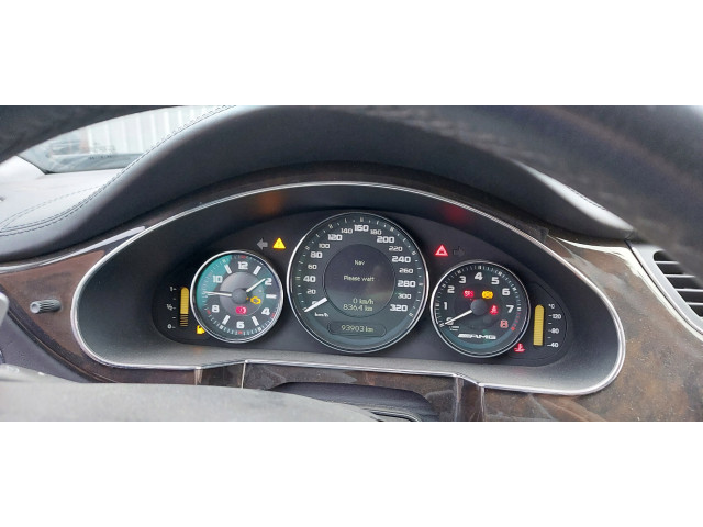 Vstřikovací lišta  1561530028, 1560701895  Mercedes-Benz       pro benzínový motor