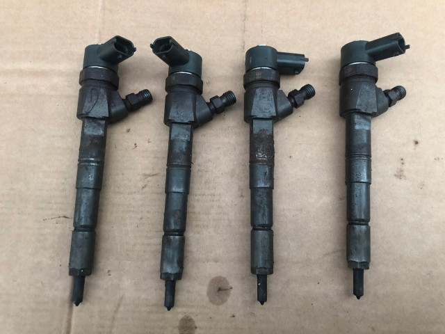 Vstřikovač  0445110243  Saab       Diesel