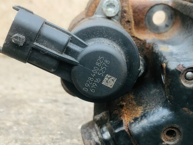 Vstřikovací čerpadlo  0928400825, CZUJNIK  Bosch      Diesel