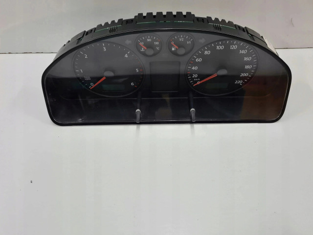 Přístrojová deska  Volkswagen     7H0920851D 7H0920851D