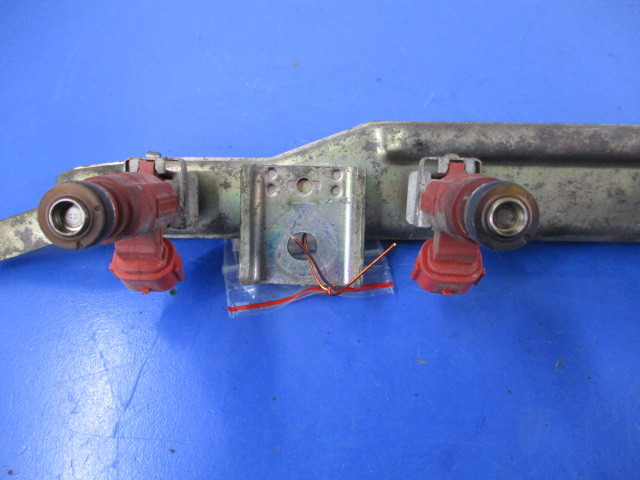 Vstřikovací lišta  16600-9F600, 166009F600  Nissan       pro benzínový motor