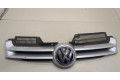 Решетка радиатора  Volkswagen Golf 5 2003-2009          