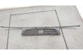 Решетка радиатора  Volkswagen Polo 1994-1999          6N0853653B, 6N0853661C