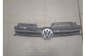 Решетка радиатора  Volkswagen Golf 6 2009-2012          5K0853651AMZLL