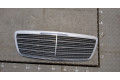 Решетка радиатора  Mercedes E W210 1995-2002          