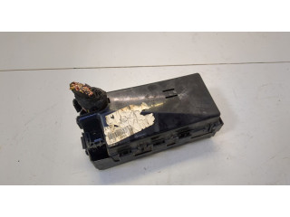 Блок предохранителей  Ford Explorer 2001-2006      5l2t14398   