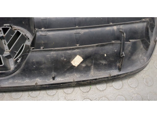 Решетка радиатора  Volkswagen Touran 2003-2006          