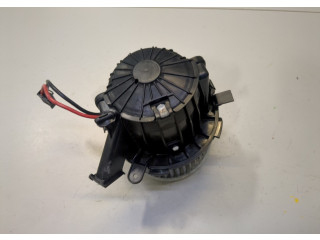 Моторчик печки  Audi A4 (B8) 2011-2015 8T2820021      8T2820021   