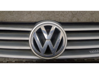 Решетка радиатора  Volkswagen Polo 1999-2001          