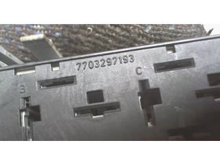 Блок предохранителей  Renault Megane 1996-2002      7703297193    1.4