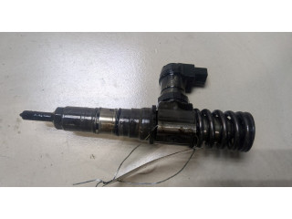 Форсунка топливная  Volkswagen Passat 6 2005-2010    03G130073S     
