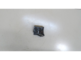 Блок предохранителей  Toyota RAV 4 2000-2005      827042030   4  1.8
