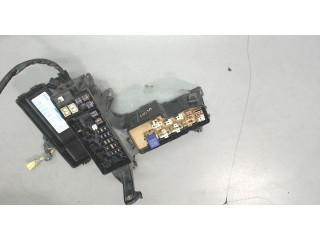 Блок предохранителей  Toyota Sequoia 2000-2008      82720-0C010, 82741-0C020    4.7