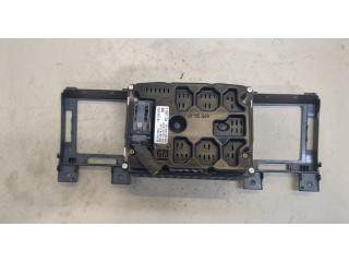 Дисплей бортового компьютера  Opel Vectra C 2002-2008 13154972       