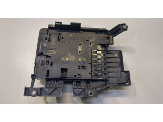 Блок предохранителей  Volkswagen Touareg 2010-2014          3.6