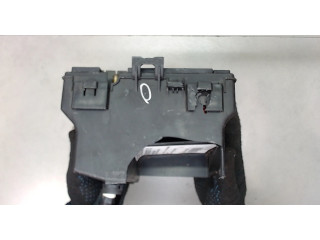 Блок предохранителей  Renault Laguna 2 2001-2008      800180276   2  1.8