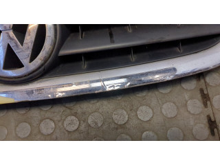 Решетка радиатора  Volkswagen Touran 2003-2006           